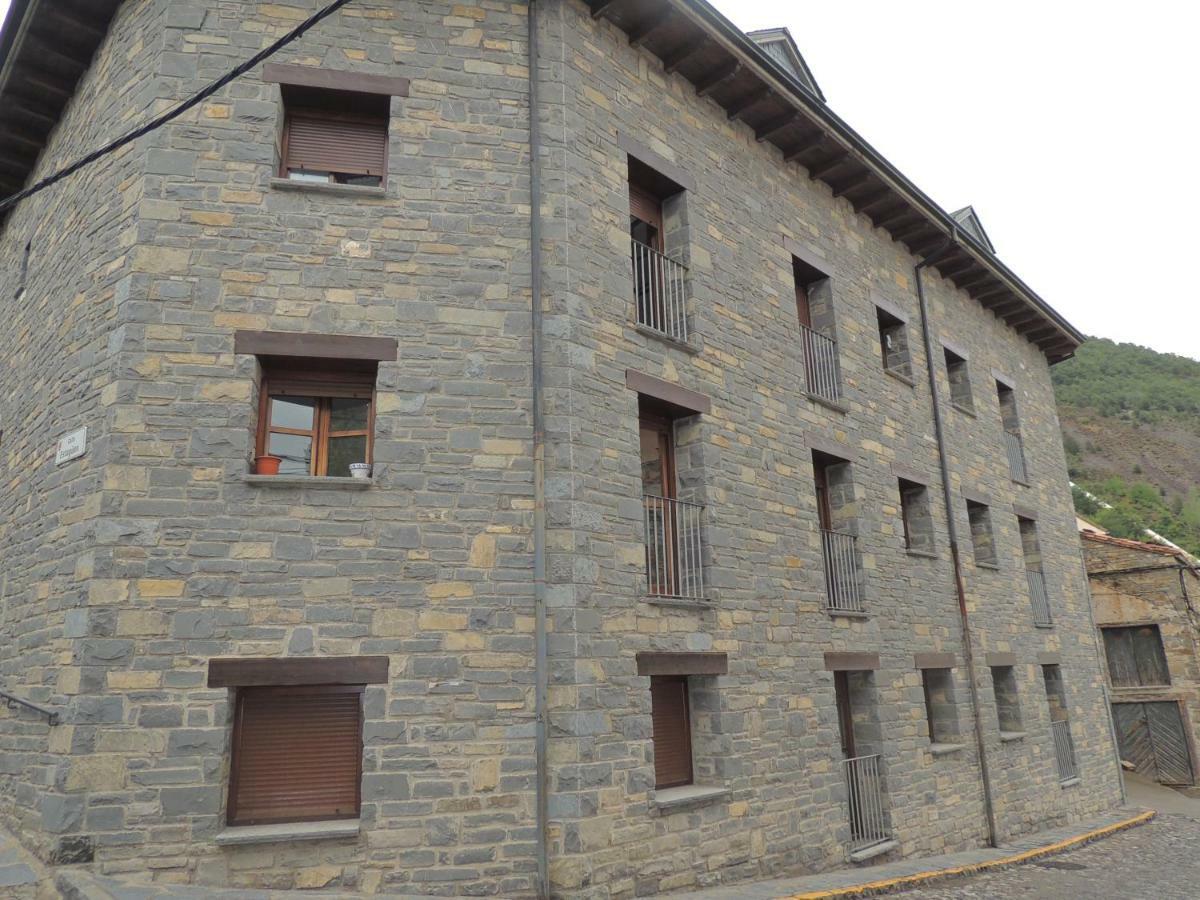 Apartamento Centrico Con Wifi En Biescas Dış mekan fotoğraf